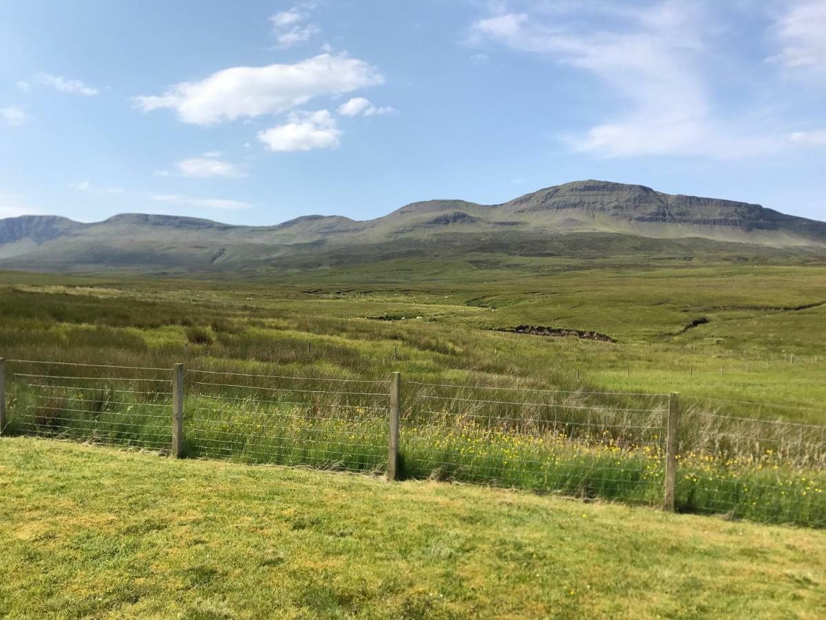 Trotternish Ridge View Apartment Staffin Exterior photo